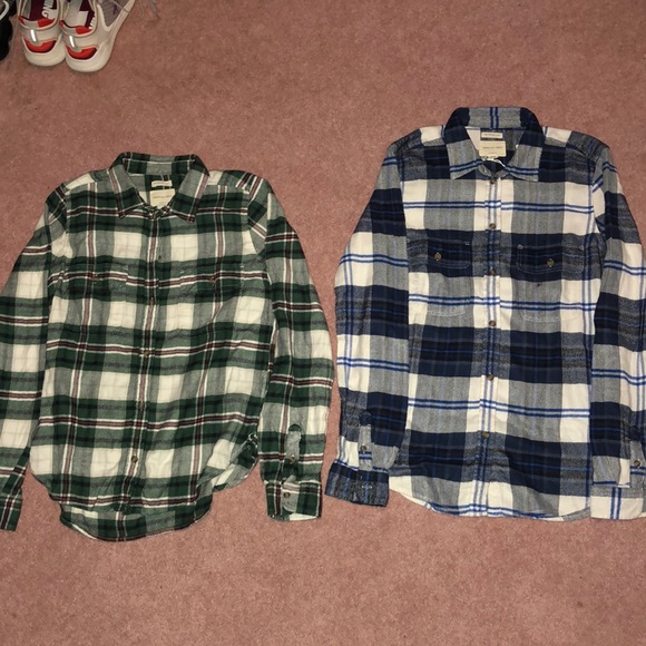 2 Flannels - Picture 1 of 3